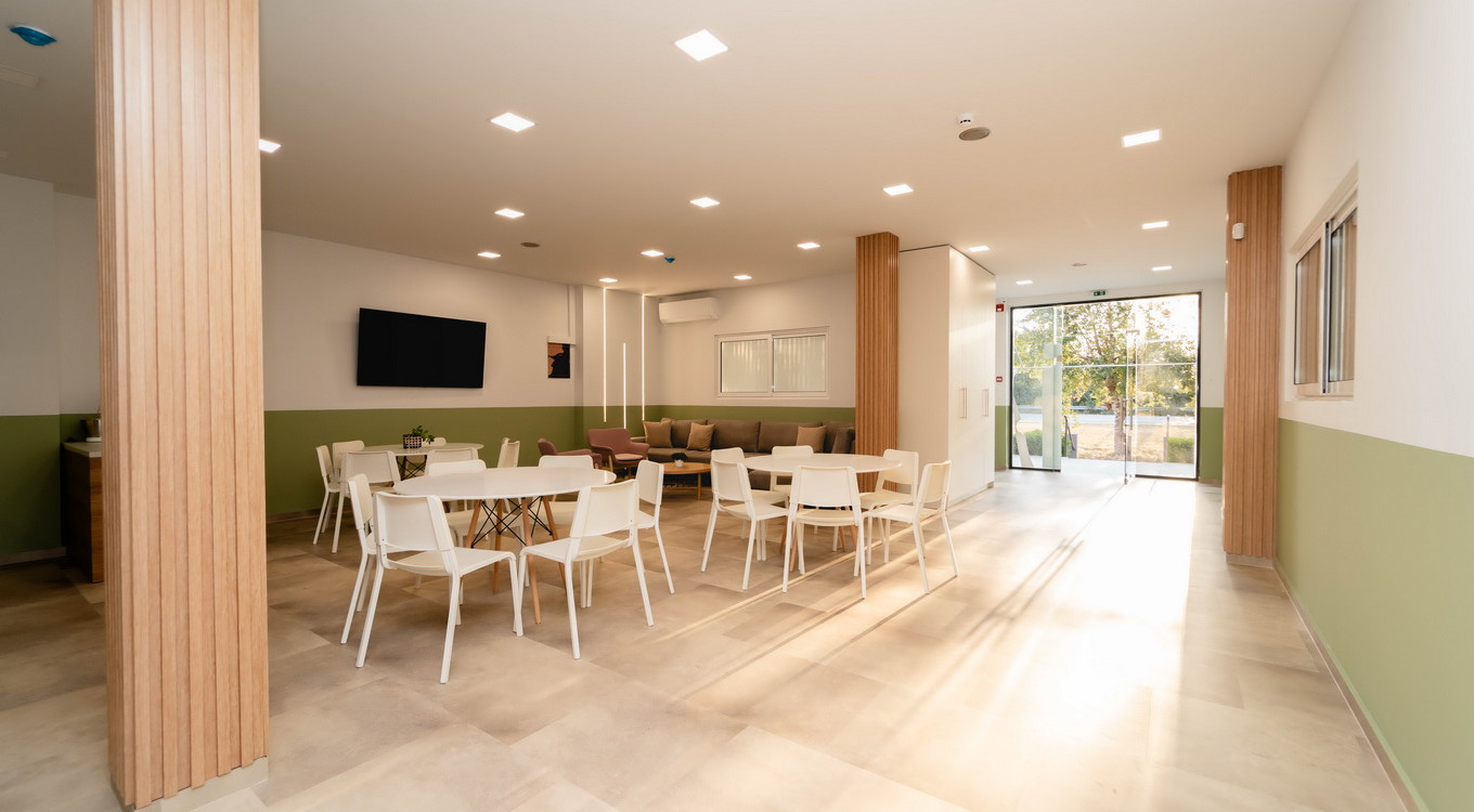 2η επιλογή: Εκπαίδευση, Υποστήριξη και Συμβουλευτική των οικογενειών ή και των φροντιστών των ωφελούμενων